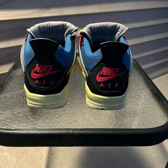 Athletic_Shoes